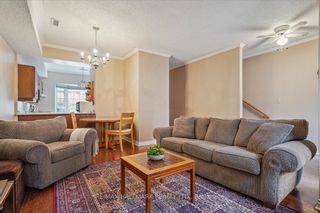 Photo 11: 11 110 Mary Street W in Whitby: Downtown Whitby Condo for sale : MLS®# E8166214