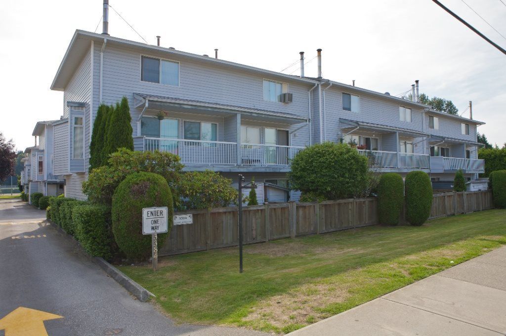Main Photo: 19 3384 COAST MERIDIAN Road in Port Coquitlam: Lincoln Park PQ Townhouse for sale : MLS®# R2184689