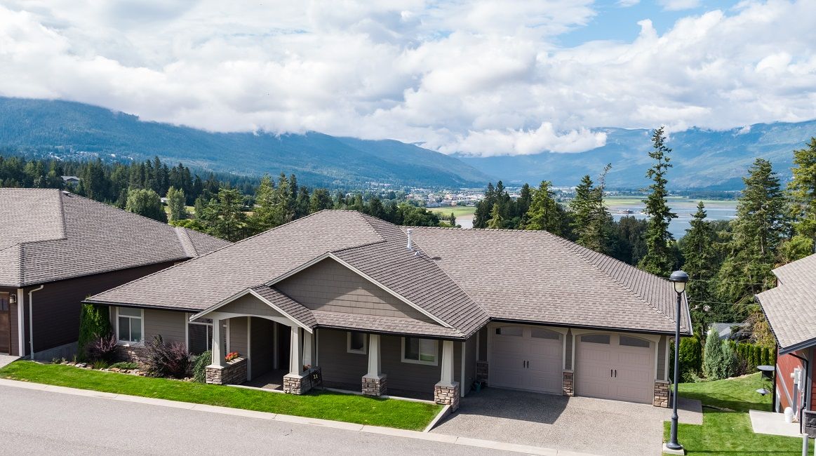 Main Photo: 21 2990 Northeast 20 Street in Salmon Arm: The Uplands House for sale (Salmon Arm NE) 