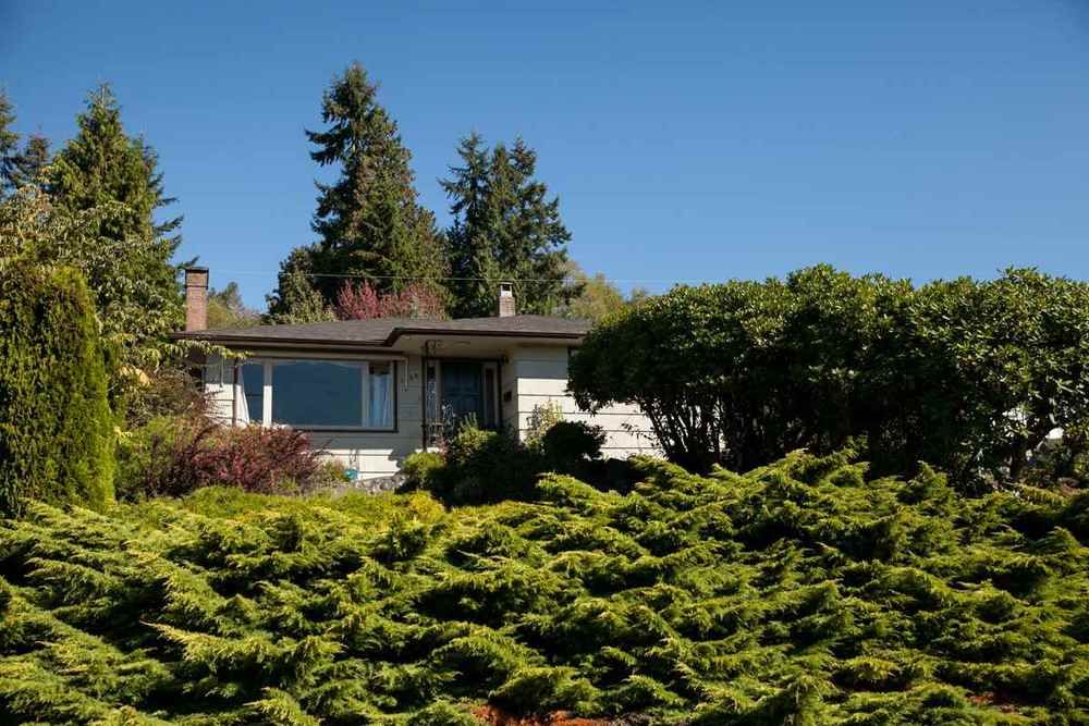 Main Photo: 1135 LAWSON AVENUE in West Vancouver: Ambleside Home for sale ()  : MLS®# R2000540
