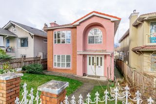 Photo 2: 2237 VENABLES Street in Vancouver: Hastings House for sale (Vancouver East)  : MLS®# R2752932
