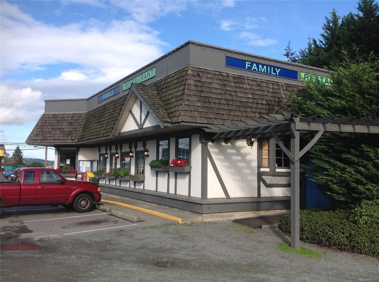 Main Photo: 6719 West Saanich Rd in Central Saanich: CS Brentwood Bay Business for sale : MLS®# 898770