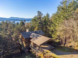 Photo 2: 1102 Stanley Point Rd in Pender Island: GI Pender Island House for sale (Gulf Islands)  : MLS®# 894959