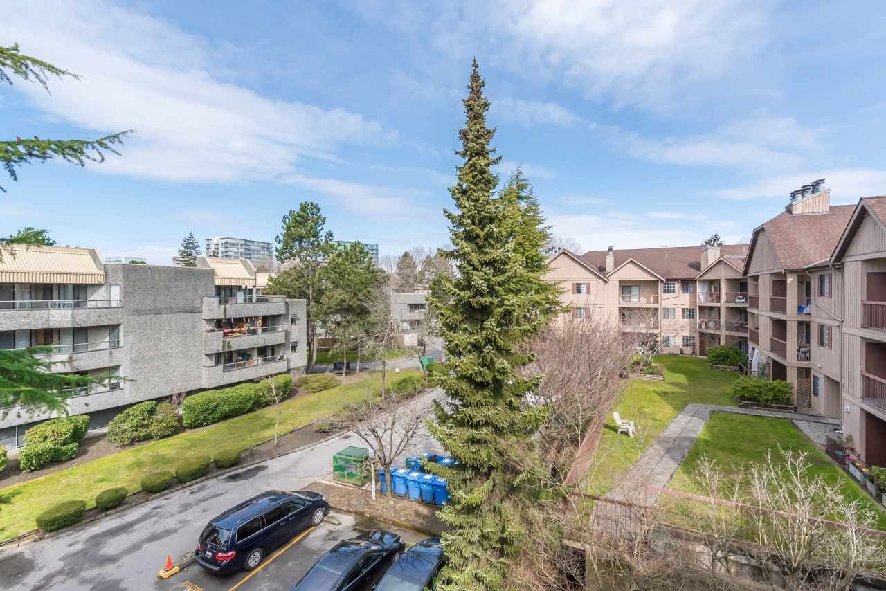 Main Photo: 322 8500 ACKROYD Road in Richmond: Brighouse Condo for sale in "WEST HAMPTON COURT" : MLS®# R2447572