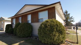 Photo 1: 1 Kayhans Drive in Winnipeg: North Kildonan House for sale (North East Winnipeg)  : MLS®# 1204916