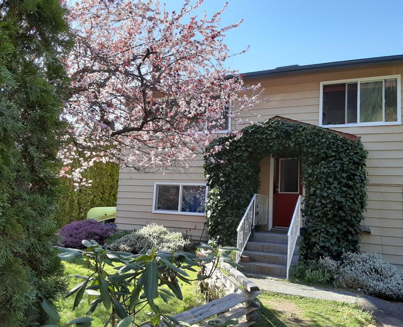 FEATURED LISTING: 38169 LOMBARDY CRES Crescent Squamish