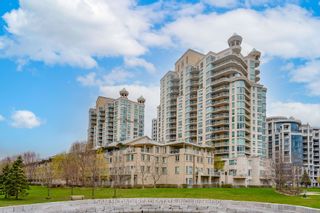 Main Photo: 516 2111 Lake Shore Boulevard W in Toronto: Mimico Condo for sale (Toronto W06)  : MLS®# W8334544