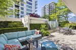 Main Photo: 307 158 W 13TH Street in North Vancouver: Central Lonsdale Condo for sale in "Vista Place" : MLS®# R2882798