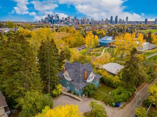 Main Photo: 1221 17A Street NW in Calgary: Hounsfield Heights/Briar Hill Detached for sale : MLS®# A2090503