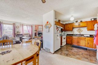 Photo 3: 210, 212 31 Avenue NE in Calgary: Winston Heights/Mountview Full Duplex for sale : MLS®# A2125597