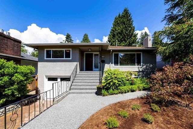 Main Photo: 180 E Kings Rd in North Vancouver: Upper Lonsdale House for sale : MLS®# R2364562