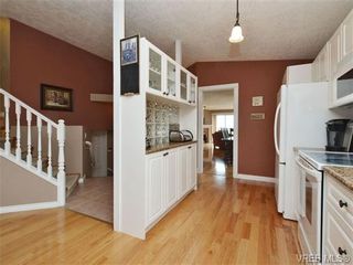 Photo 6: 2324 Evelyn Hts in VICTORIA: VR Hospital House for sale (View Royal)  : MLS®# 713463