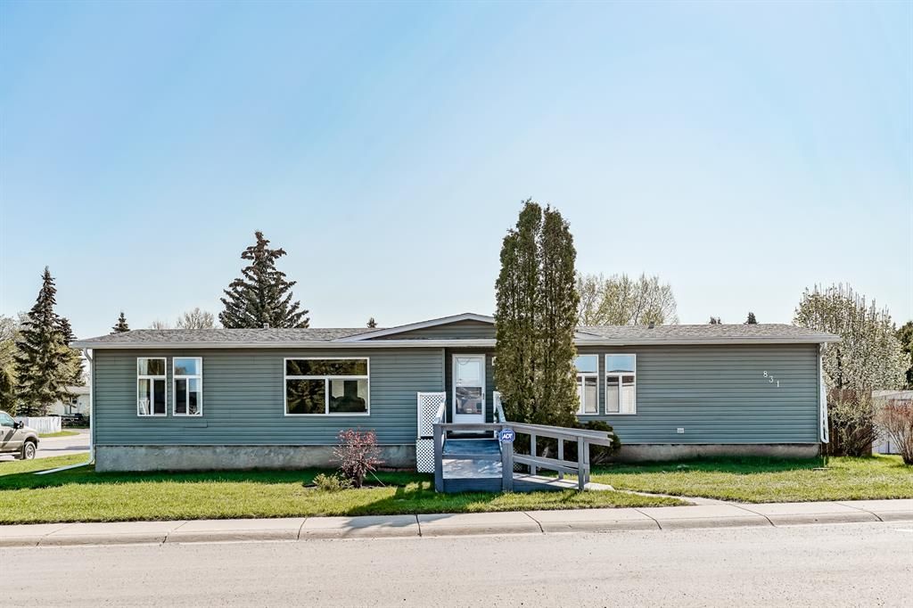 Main Photo: 831 Bay Road: Strathmore Detached for sale : MLS®# A2048264