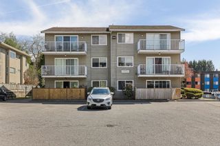 Photo 1: 302 33664 MARSHALL Road in Abbotsford: Central Abbotsford Condo for sale in "Abby Mews" : MLS®# R2788878