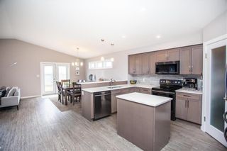 Photo 9: 131 Joynson Crescent in Winnipeg: House for sale : MLS®# 202408596