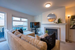 Photo 1: PH 401 2181 W 12TH Avenue in Vancouver: Kitsilano Condo for sale in "THE CARLINGS" (Vancouver West)  : MLS®# R2516161