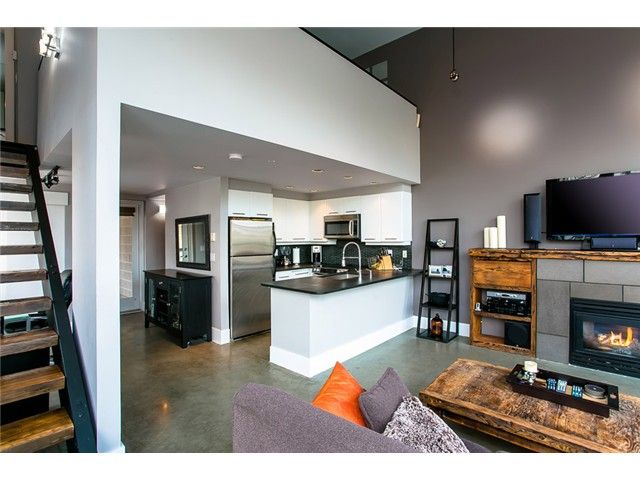 Photo 2: Photos: 1 2088 W 11TH Avenue in Vancouver: Kitsilano Condo for sale in "LOFTS IN KITS" (Vancouver West)  : MLS®# V1027229