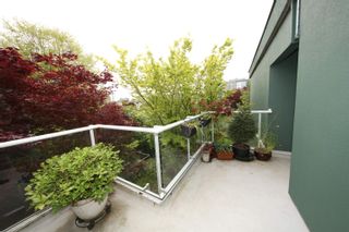 Photo 1: 408 1550 MARINER Walk in Vancouver: False Creek Condo for sale in "MARINER POINT" (Vancouver West)  : MLS®# R2688080