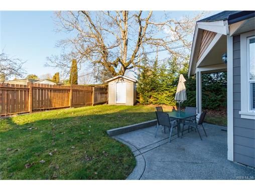 Photo 19: Photos: 1116 Knibbs Pl in VICTORIA: SW Strawberry Vale House for sale (Saanich West)  : MLS®# 749384