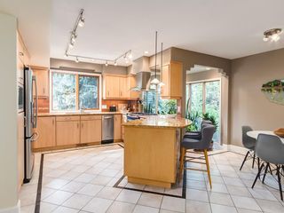 Photo 12: 2002 PUMP HILL Way SW in Calgary: Pump Hill Detached for sale : MLS®# C4204077