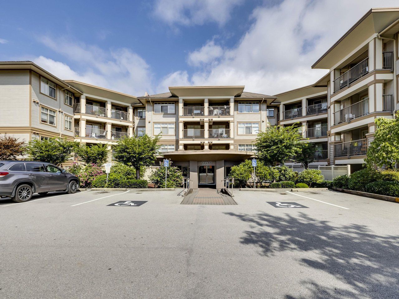 Main Photo: 122 12248 224 Street in Maple Ridge: East Central Condo for sale : MLS®# R2612455
