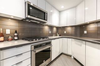 Photo 3: 204 255 W 1ST Street in North Vancouver: Lower Lonsdale Condo for sale in "West Quay" : MLS®# R2242663