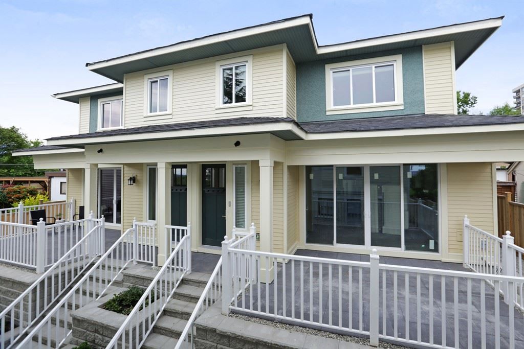 Main Photo: 2 214 W 6TH Street in North Vancouver: Lower Lonsdale 1/2 Duplex for sale : MLS®# R2359302