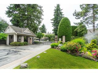 Photo 2: 14 2533 152 Street in Surrey: Sunnyside Park Surrey Townhouse for sale in "Bishops Green" (South Surrey White Rock)  : MLS®# R2382286