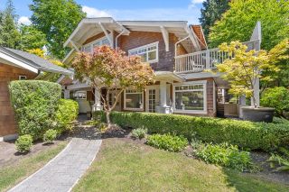 Main Photo: 850 FOREST HILLS Drive in North Vancouver: Edgemont House for sale in "EDGEMONT VILLAGE" : MLS®# R2892880