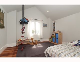 Photo 9: 2255 East 8TH Ave in Commercial Drive: Home for sale