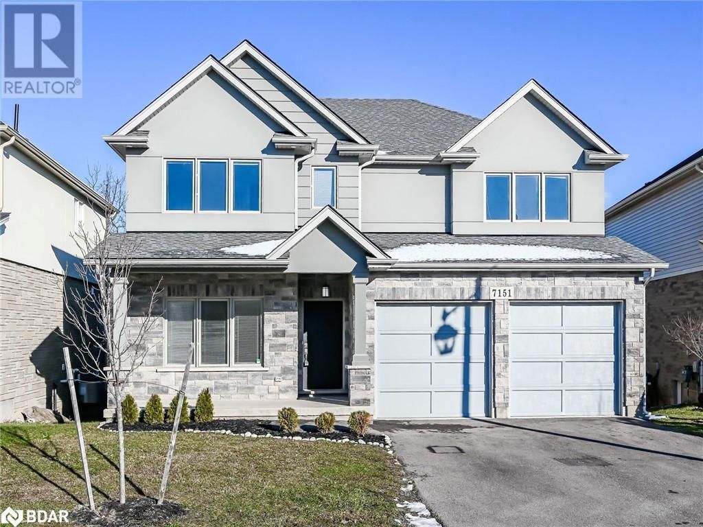 Main Photo: 7151 LIONSHEAD Avenue in Niagara Falls: House for sale : MLS®# 40485793