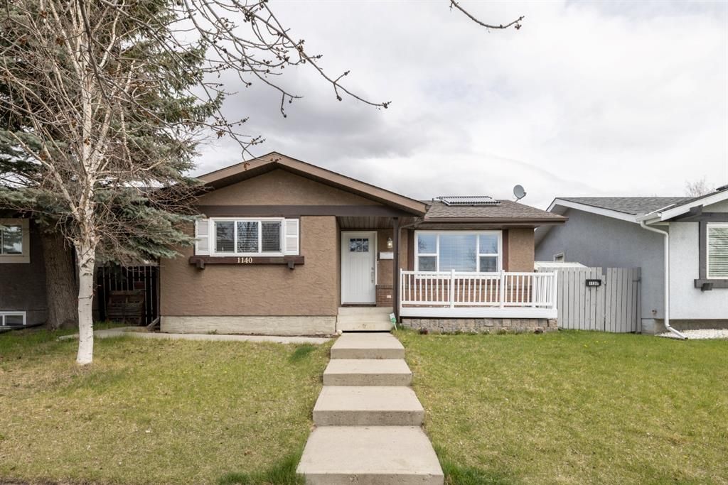 Main Photo: 1140 Ranchlands Boulevard NW in Calgary: Ranchlands Detached for sale : MLS®# A1218849