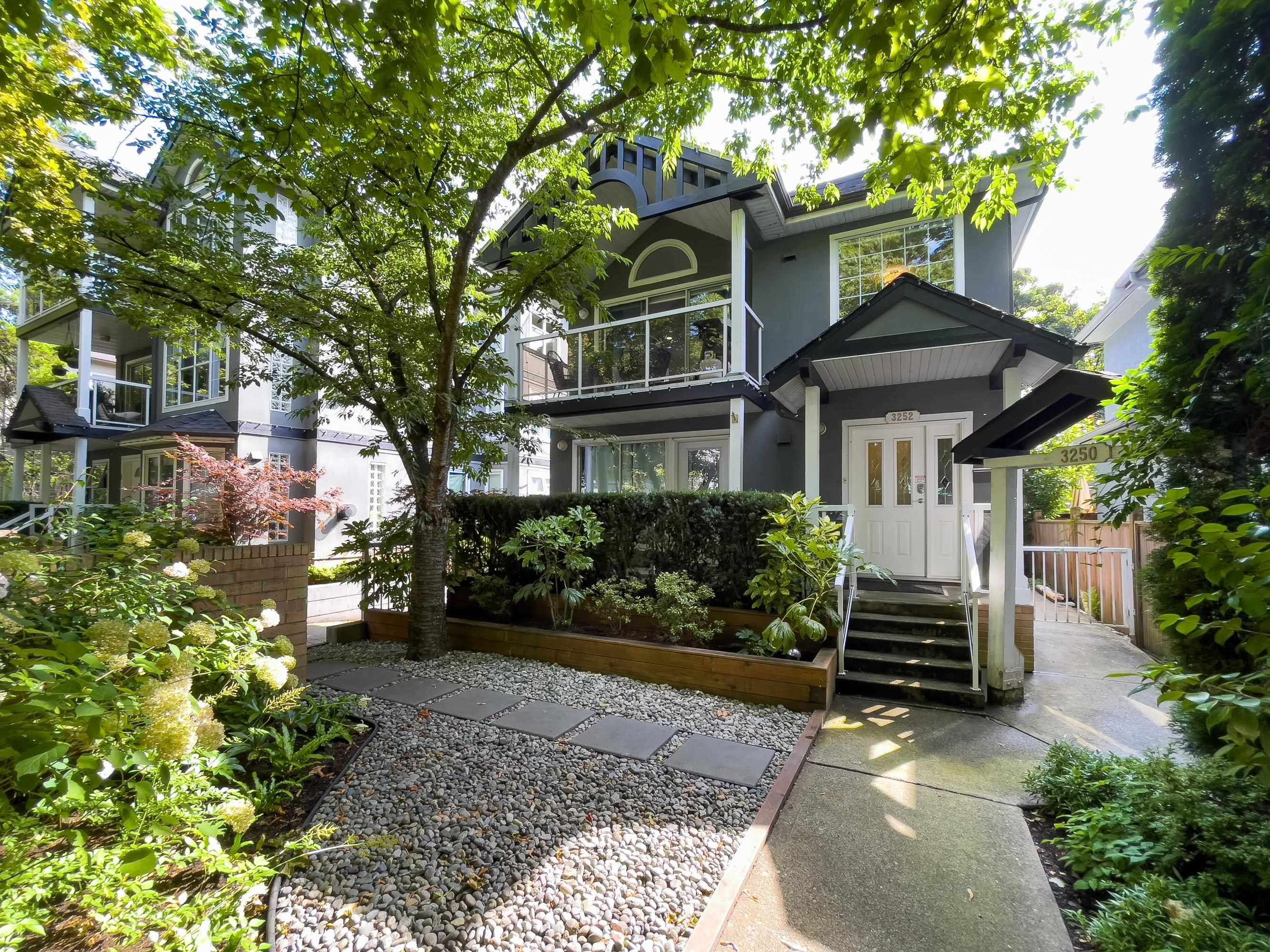Main Photo: 3252 QUEBEC Street in Vancouver: Main Townhouse for sale in "The Maples" (Vancouver East)  : MLS®# R2725098