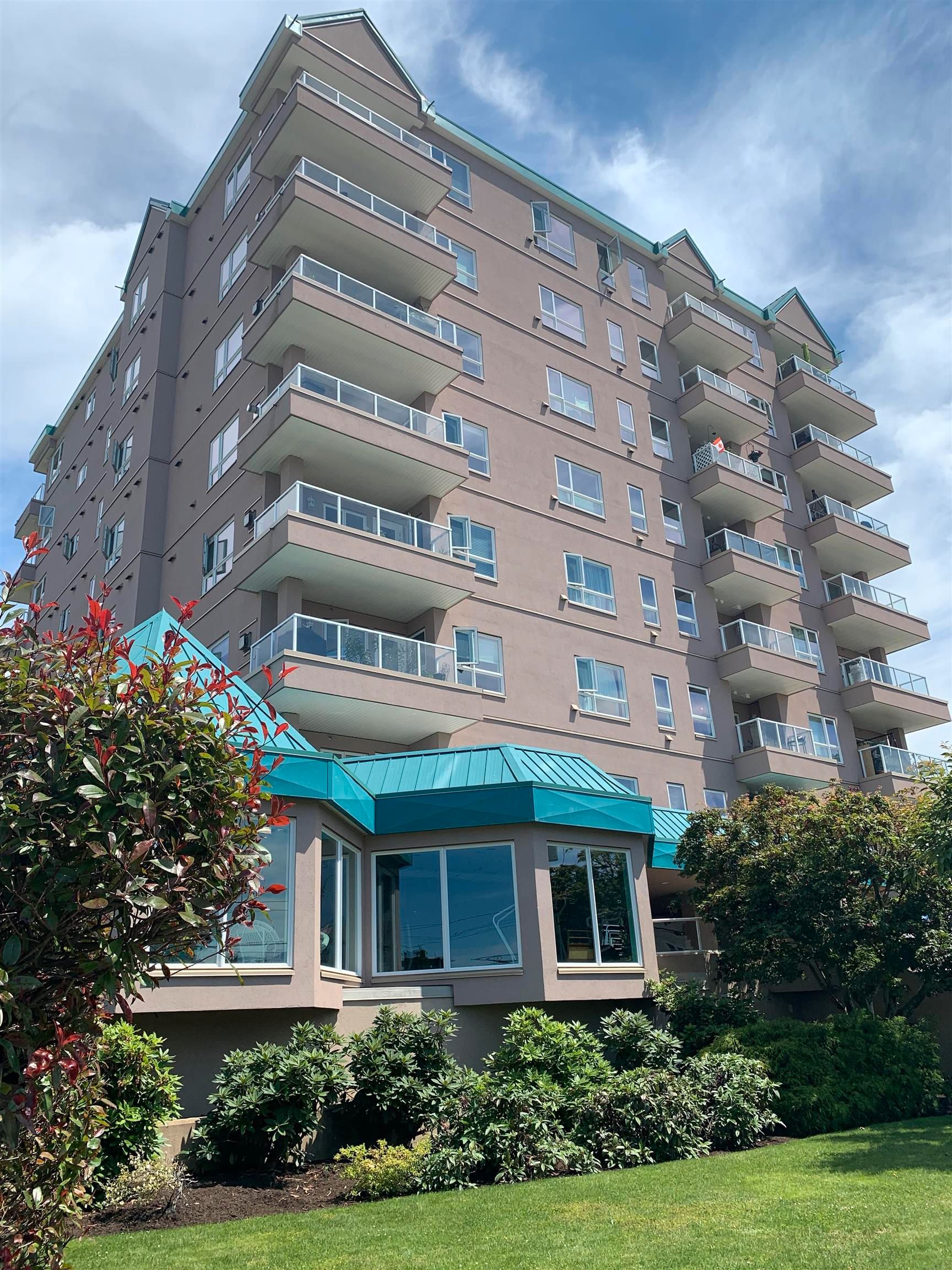 Main Photo: 704 45745 PRINCESS Avenue in Chilliwack: Chilliwack Proper West Condo for sale in "PRINCESS TOWERS" : MLS®# R2708758