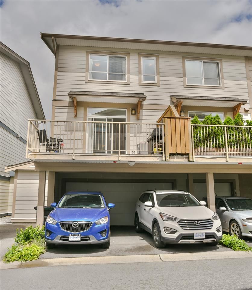Main Photo: 48 1188 WILSON Crescent in Squamish: Dentville Townhouse for sale in "THE CURRENT" : MLS®# R2464697