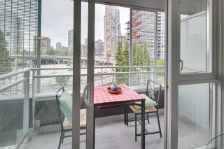 Photo 6: 609 1372 SEYMOUR Street in Vancouver: Downtown VW Condo for sale in "THE MARK" (Vancouver West)  : MLS®# R2091913