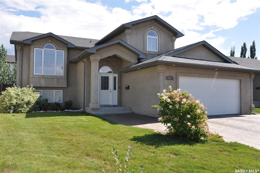 Main Photo: 527 Van Impe Court in Saskatoon: Willowgrove Residential for sale : MLS®# SK908374