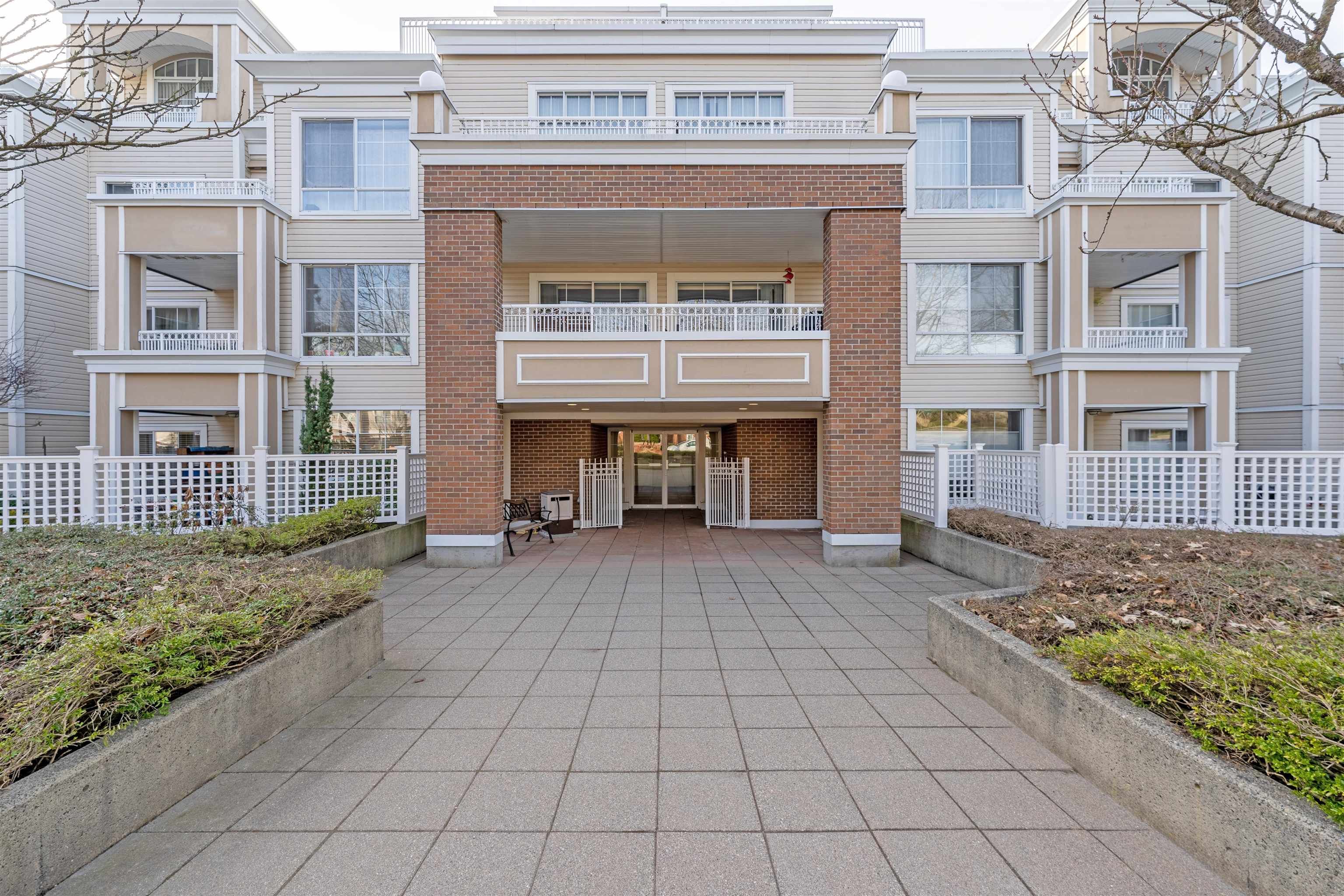 Main Photo: 103 7117 ANTRIM Avenue in Burnaby: Metrotown Condo for sale in "ANTRIM OAKS" (Burnaby South)  : MLS®# R2760369