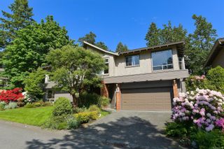 Photo 3: 21 909 Carolwood Dr in Saanich: SE Broadmead Row/Townhouse for sale (Saanich East)  : MLS®# 932710