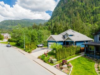 Photo 32: 38614 WESTWAY Avenue in Squamish: Valleycliffe House for sale : MLS®# R2697410