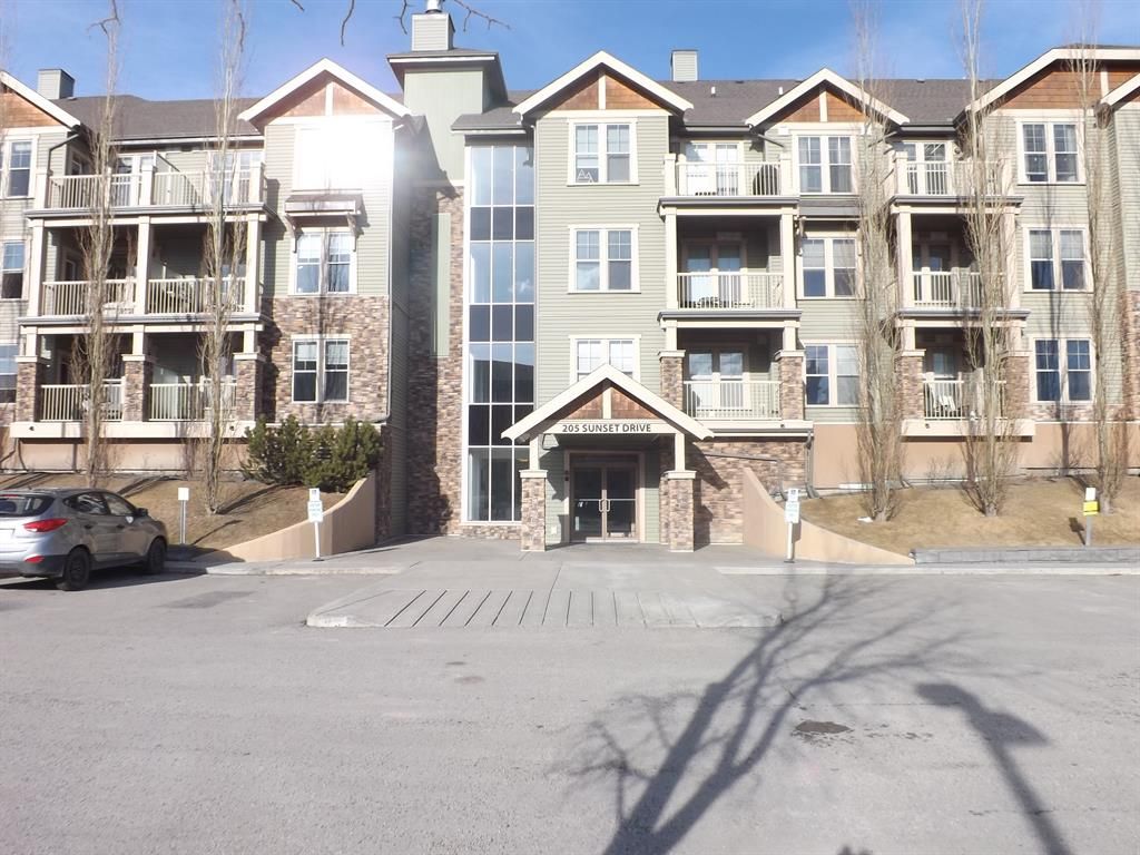 Main Photo: 309 205 Sunset Drive: Cochrane Apartment for sale : MLS®# A2040771