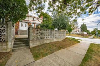 Photo 2: 6088 DUMFRIES in Vancouver: Knight House for sale (Vancouver East)  : MLS®# R2867174