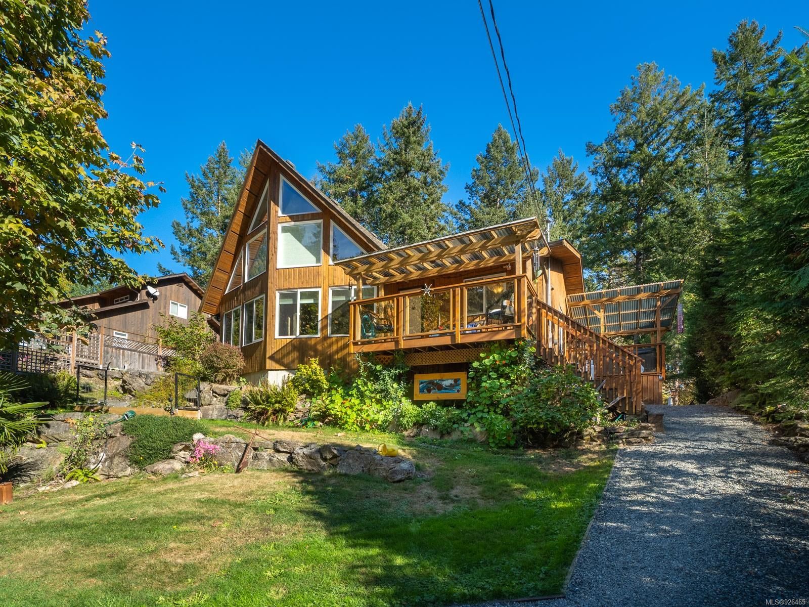 Custom-built, professionally maintained home on Protection Island