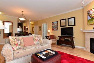 Photo 3: 304 1551 FOSTER Street: White Rock Condo for sale in "Sussex House" (South Surrey White Rock)  : MLS®# R2091761