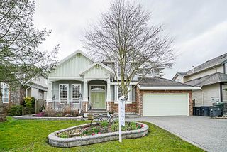 Photo 1: 16660 63A Avenue in Surrey: Cloverdale BC House for sale (Cloverdale)  : MLS®# R2249613