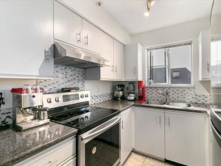 Photo 10: 201 1950 E 11TH Avenue in Vancouver: Grandview Woodland Condo for sale in "Lakeview Place" (Vancouver East)  : MLS®# R2726354