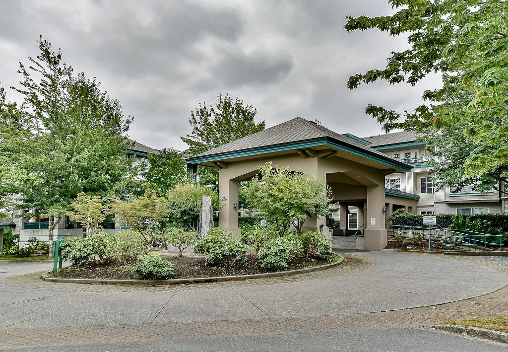 Main Photo: 19528 Fraser Highway in Surrey: Cloverdale Condo for sale : MLS®# R2098502