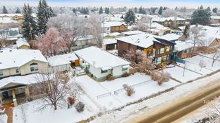 Photo 3: 438 30 Avenue NW in Calgary: Mount Pleasant Detached for sale : MLS®# A2106989