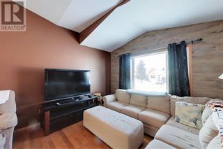 Photo 4: 309 4 Street SW in Slave Lake: House for sale : MLS®# A2018179