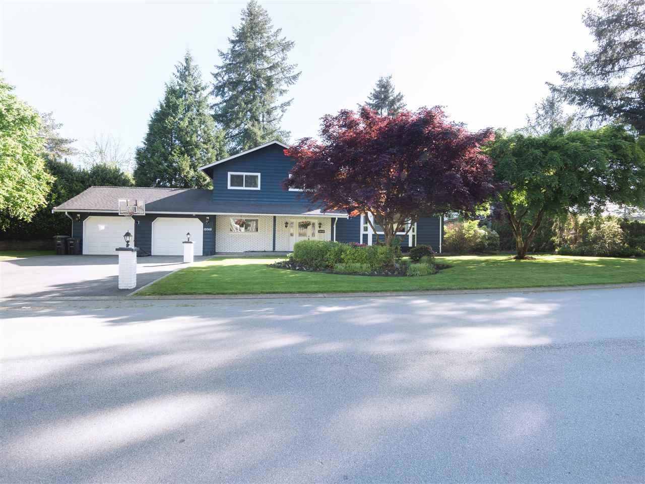 Main Photo: 19749 N WILDWOOD CRESCENT in Pitt Meadows: South Meadows House for sale : MLS®# R2338801